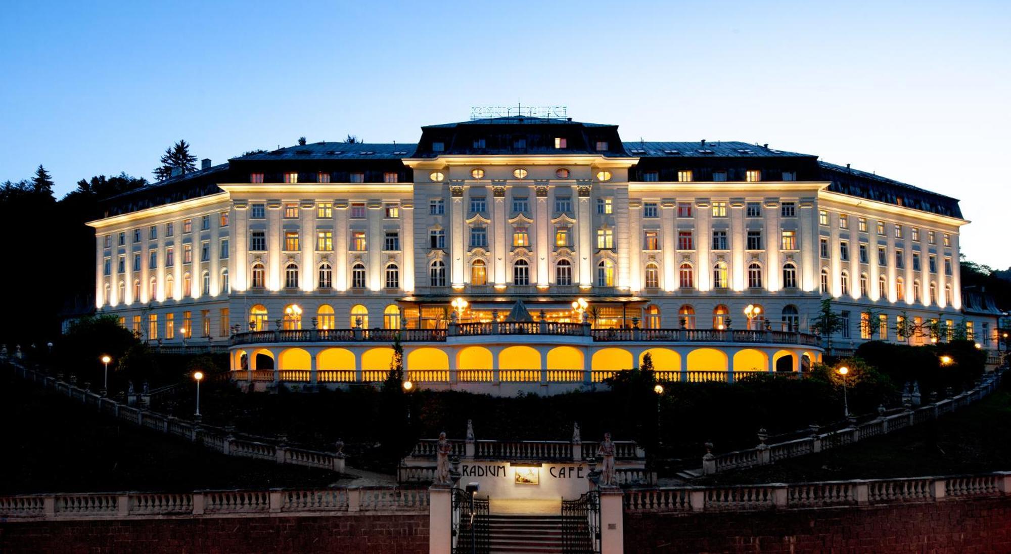 Hotel Radium Palace 亚希莫夫 外观 照片
